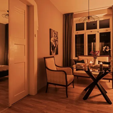 Apartment Solaris - Cozyhomz - Altstadt - An Der Elbe - Fuer Paare - S-bahn Dd *